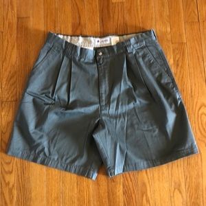 Mens Columbia pleated shorts size 38
